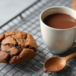 Oatmeal and Cacao Porridge: A High-Protein Vegan Breakfast
