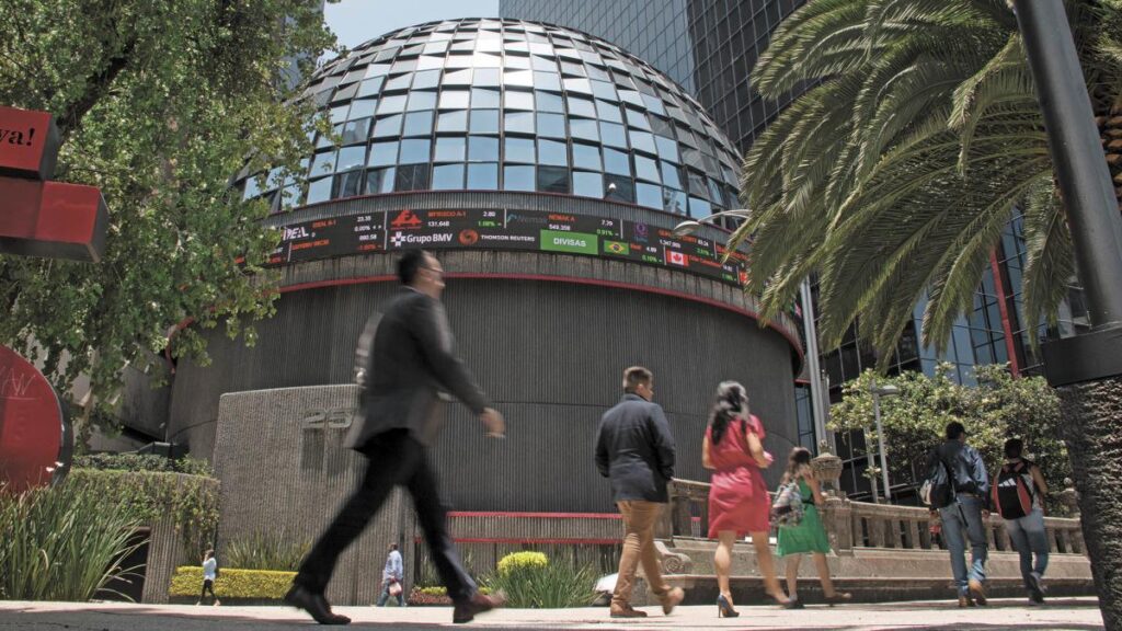 Mexican Stock Market Plummets After Reaching Record Highs