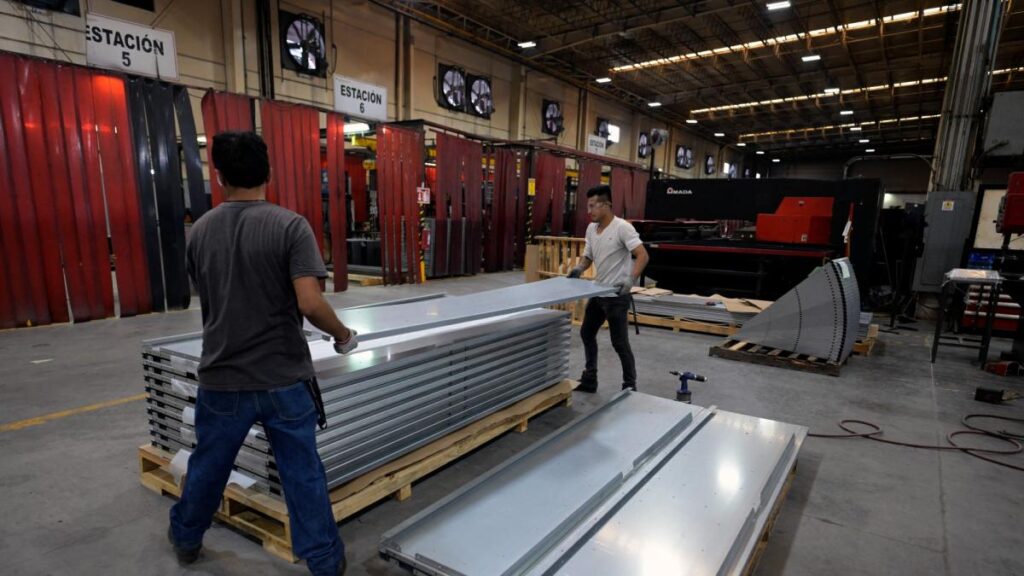 Nearshoring Boosts Jobs but Not Better Wages in Mexican Manufacturing