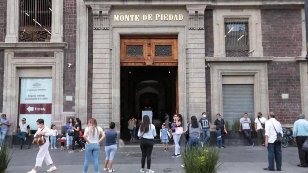 Monte de Piedad Workers Vote 75% to Continue Strike Amidst Tension with Board