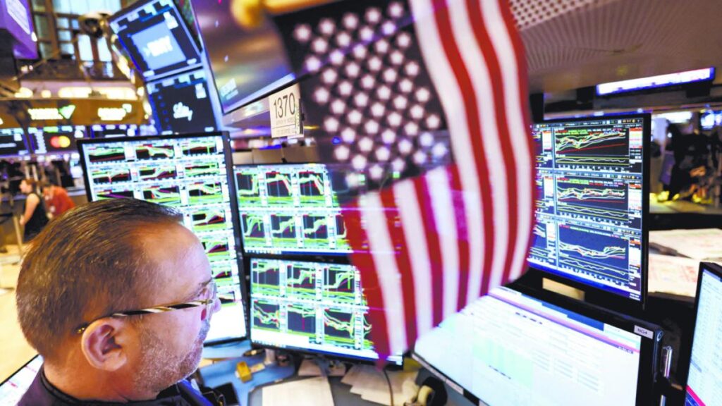 Dow Jones Hits Record High; Bets on Government Reopening