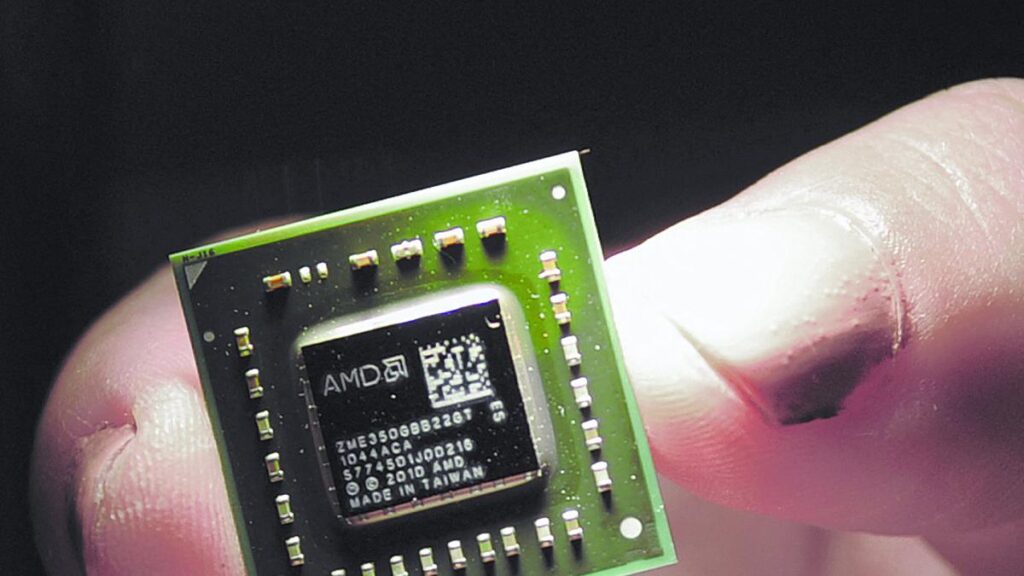 AMD Shares Surge Over 8% After Revealing Revenue Forecasts