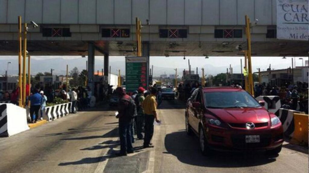 CNTE Continues 48-Hour National Strike with Roadblocks in Mexico City