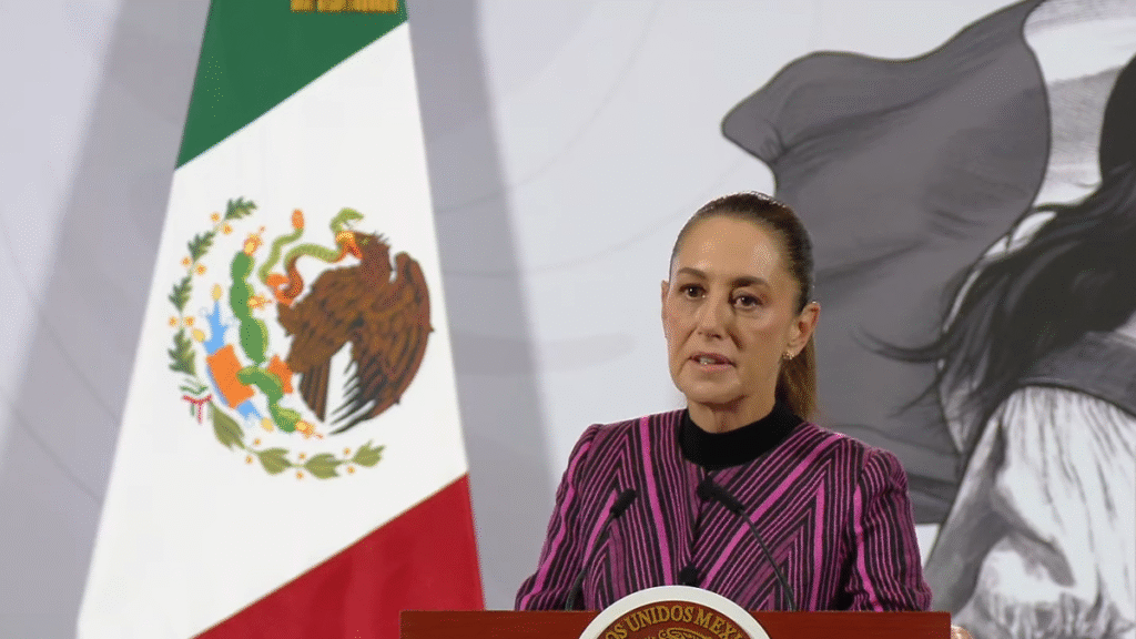 Claudia Sheinbaum Justifies Placement of Barriers at National Palace Amidst CNTE Protests and Z Generation March