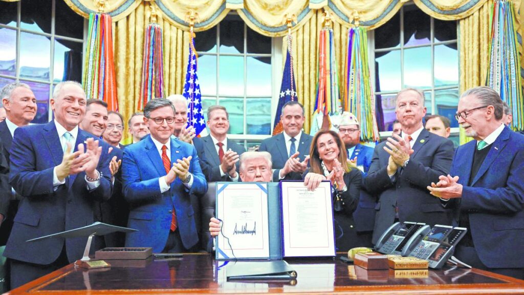 Federal Employees to Receive Overdue Payments Starting Saturday