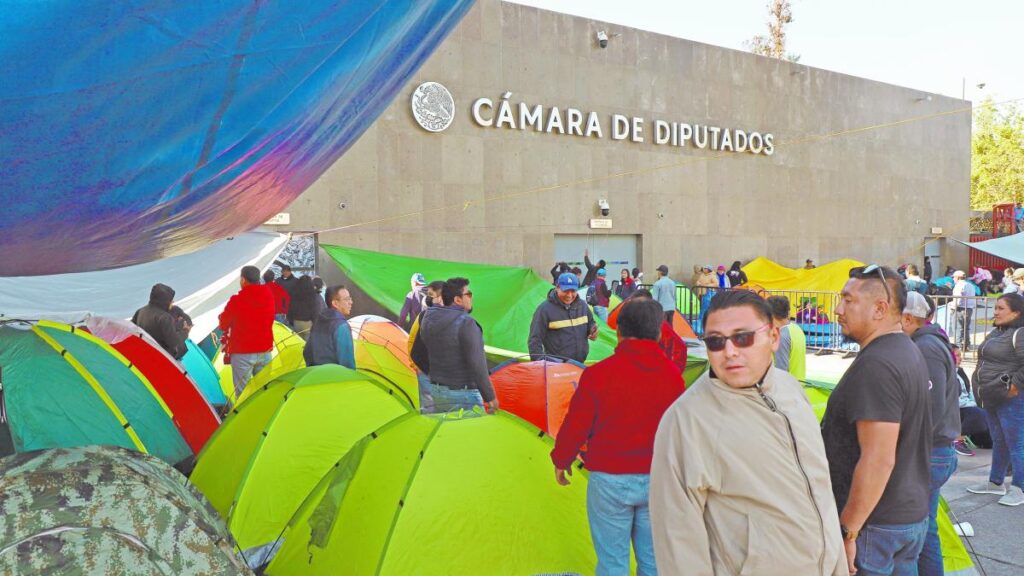 CNTE Threatens Boycott of 2026 FIFA World Cup Over Educational Reform and ISSSTE Laws