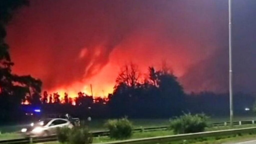Fire Causes Explosion at Argentine Industrial Park in Ezeiza
