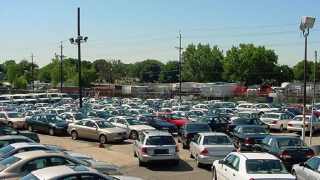 Sheinbaum Government Ends Program for Regularizing “Chocolate” Cars