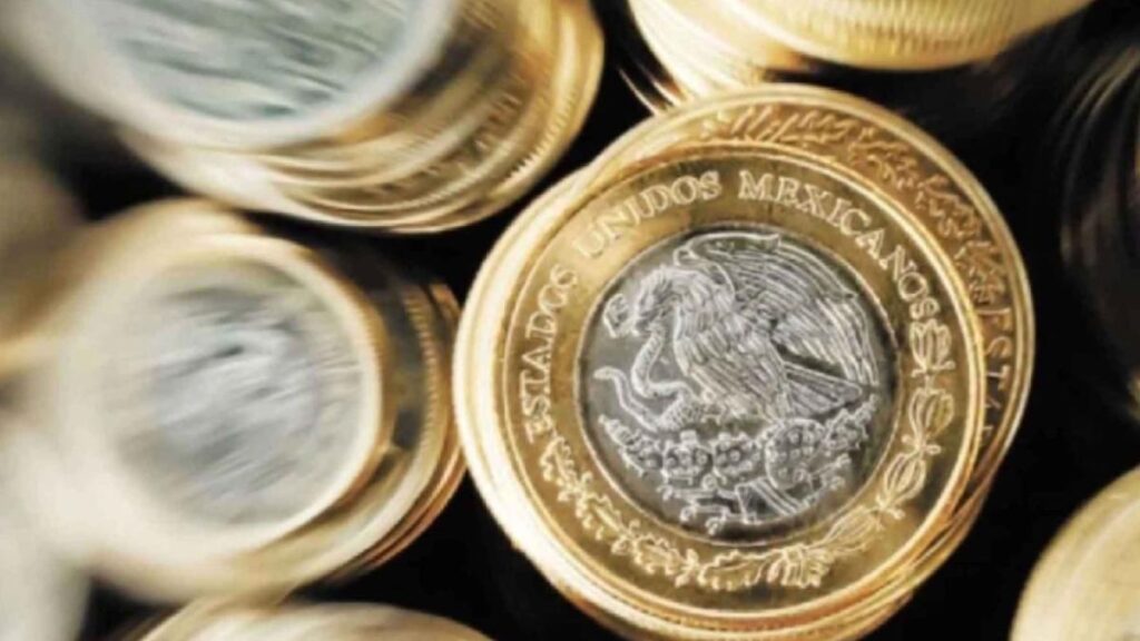 Mexican Peso Slightly Appreciates; Remains Below 18 per Dollar