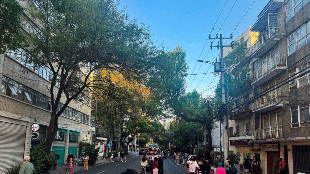 Tragic Accident in Mexico City: 60-Year-Old Man Dies During Earthquake Evacuation